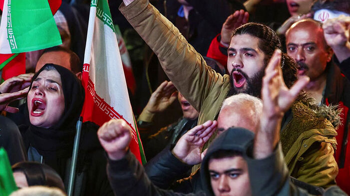 Iranian Hardliners Protest Against End-of-War MOU: "Death to Traitor Araghchi"