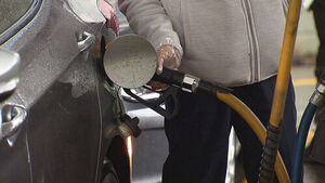 경유도 2천 원 돌파&hellip;3차 석유 최고가격 '동결'