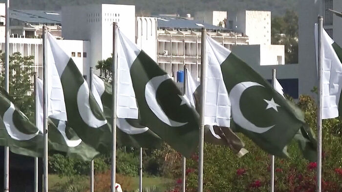 Militants Attack Checkpoint in Pakistan, Killing 6 Security Personnel and Kidnapping 8