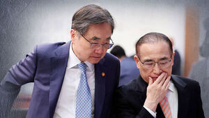 "조속한 통항 위해 소통"&hellip;'이란 특사' 모레쯤 도착