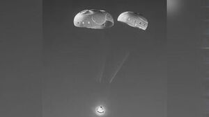 '시속 4만km 낙하' 착륙까지 생중계&hellip;"전원 무사 귀환"