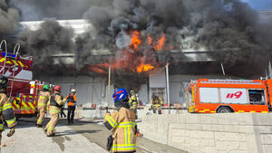 완도소방서장 "화재 2차 진입 중 유증기 폭발&hellip;소방관 2명 대피 못해"