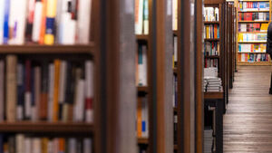 교보 제외하고 작년 주요 서점 매출 감소&hellip;"쿠팡&middot;AI 영향" 분석도