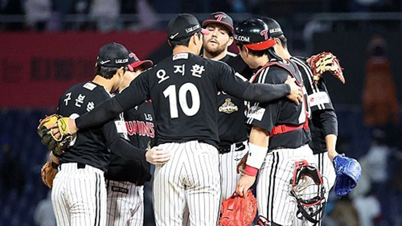 '디펜딩 챔프' LG, 7연승 선두 질주…SSG 5연패·NC 6연패 추락