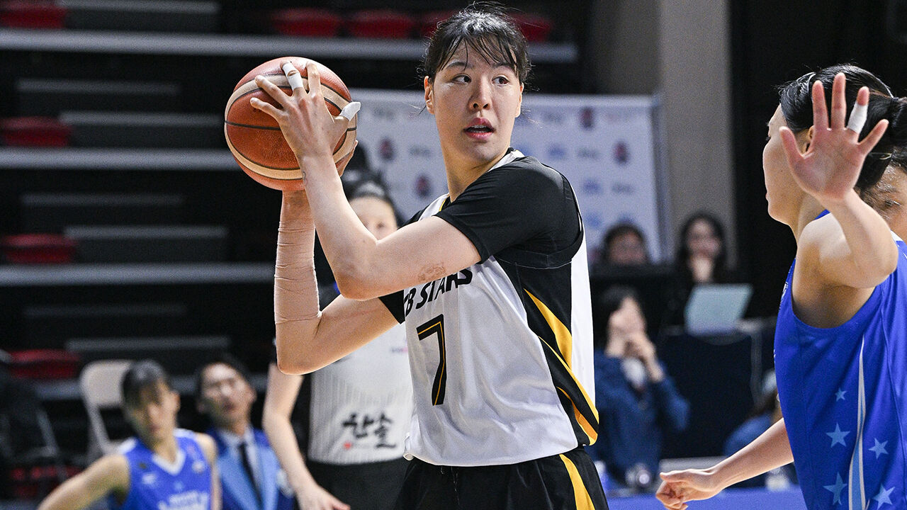 여자농구 KB, 우리은행에 완승 거두고 싹쓸이로 챔프전 선착