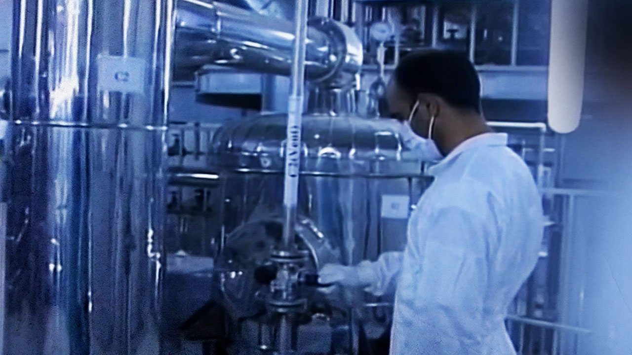 '협상' 판 깬 이유 됐나… 집중 공습에도 건재  이란 결국