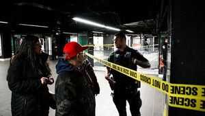 뉴욕 지하철역서 흉기난동, 3명 부상&hellip;용의자 경찰 총격에 사망