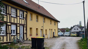 벌거벗은 채 갇힌 아들&hellip;"애인이 정신병원 보낸다길래"