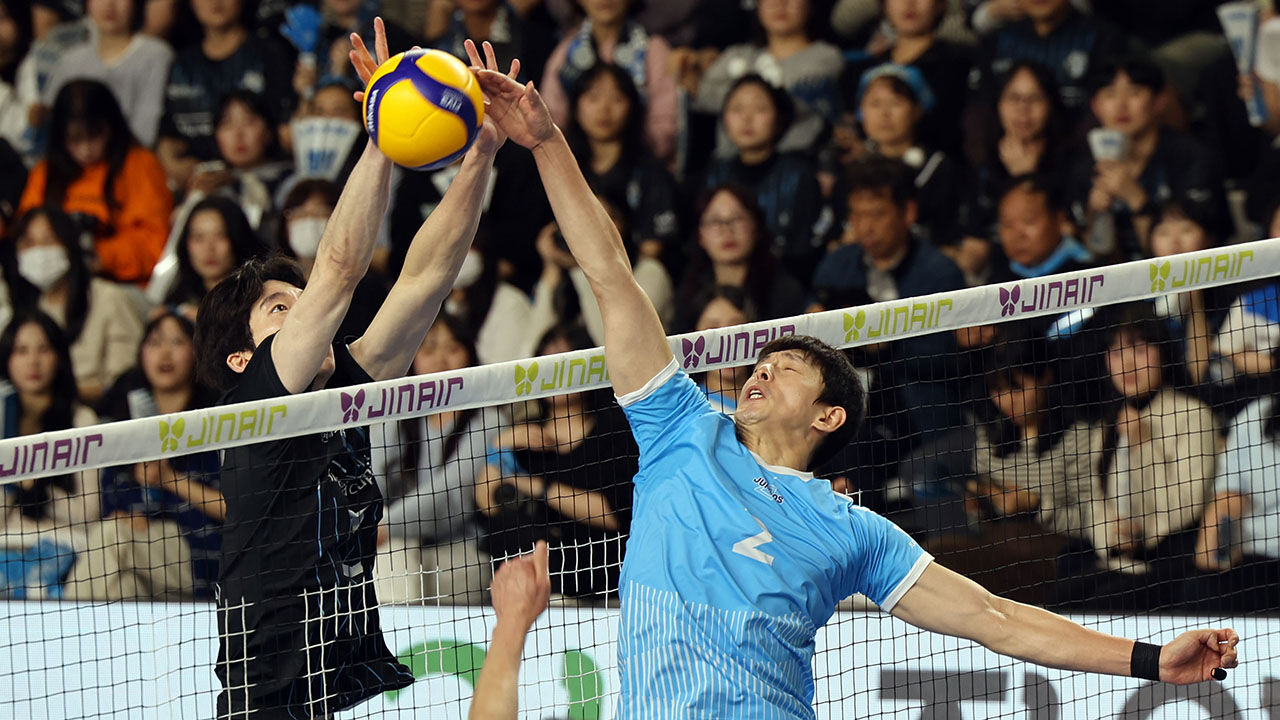 한선수 최고령 프로배구 MVP…실바는 8년 만의 외국인 MVP