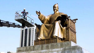 [영상] 세종대왕 동상 봄맞이 세척&hellip;"묵은때 씻겨드릴게요"