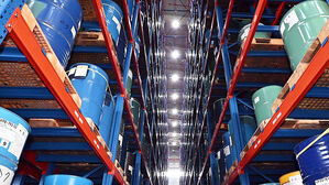 페인트도 수액 포장재도 '빨간불'&hellip;"2&sim;3주 뒤엔 바닥"