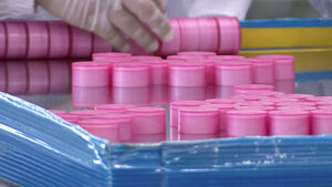 페인트&middot;수액 포장재도 '비상'&hellip;"2&sim;3주 뒤엔 바닥"