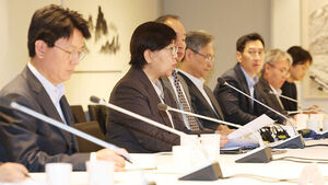 정부, 주사기&middot;침 매점매석 금지 고시&hellip;신고 센터&middot;단속반 운영