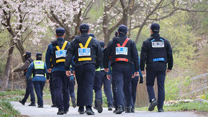 엿새 만에 발견된 '늑구' 다시 포위망 밖으로&hellip;"위치 확인 안돼"