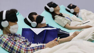 잠 못 자거나 너무 과하게 자면 우울할 위험 2.1배