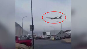 여객기가 100m 위 아슬아슬&hellip;'은퇴 비행' 논란