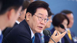 이 대통령 "적극 행정으로 이 자리 왔지만 평생 고생도"