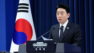 강훈식 "하정우 본인이 결정해야&hellip;대통령은 곁 지키길 바랄 것"