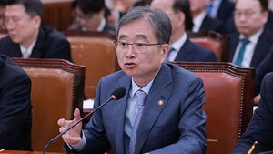 조현, '사노맹 출신' 주OECD 대사에 "저보다 더 자본주의적"