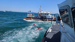 통영 해상서 스쿠버다이빙 하다 실종&hellip;해경 "1명 구조&middot;1명 사망"
