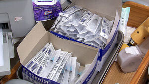 "하루 10개씩 쓰는데&hellip;" 간병 물품 품귀에 허리 휘는 희귀질환자들