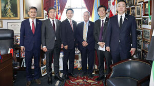 '방미' 장동혁, 귀국 사흘 미뤄&hellip;"공항서 미국 국무부 연락 받아"