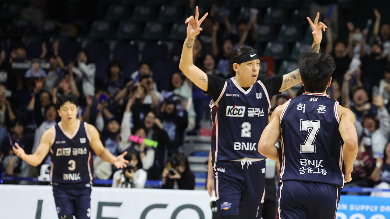 프로농구 KCC, 6강 PO서 3연승으로 DB에 완승