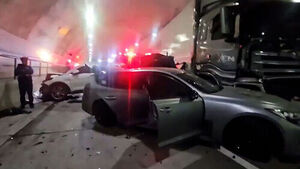 8.5톤 화물차가 차량 5대 '쾅쾅'&hellip;"12명 부상"