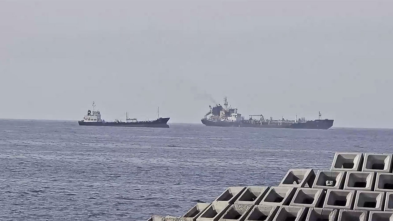 확연히 늘어난 통행량…재봉쇄에 다시 회항