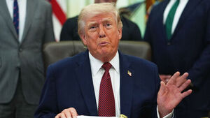 미군, 이란 화물선에 함포 쏴 나포&hellip;이란 "휴전 위반&middot;곧 보복"