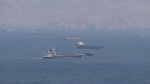 "트럼프 발언에 해협 개방한 이란 발칵&hellip;온건파 밀렸다"