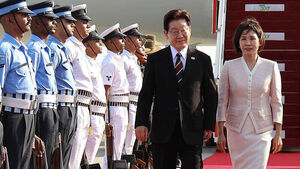 이 대통령, 인도 뉴델리 도착&hellip;내일 모디 총리와 정상회담