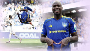 '15kg 뺀' 말컹, 가볍게 2골 1도움&hellip;울산 선두 추격