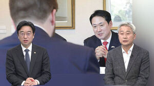 [여담야담] 열흘 만에 와서는 차관보 뒷모습만 공개&hellip;정청래 "이게 외교 참사"