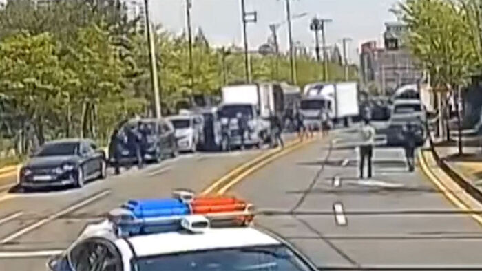 진주 물류센터서 화물차-노조원 추돌