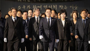 정원오, 현충원 참배&hellip;오후엔 추미애&middot;박찬대와 노 전 대통령 묘역 참배