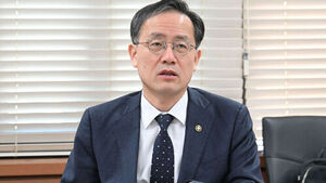 재경차관 "2030년 수출 1조 달러 달성 위해 중동 피해 최소화"