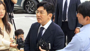 "부당이득 2천억"&hellip;경찰, 하이브 방시혁 구속영장 신청