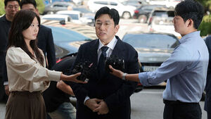 '1천900억 부당이득 혐의' 방시혁 영장&hellip;"자본시장 교란"