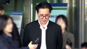 송민호 징역 1년 6개월 구형&hellip;"재복무 기회 달라"