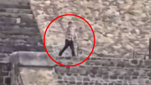 계단 위 남성 피해 아비규환&hellip;관광지서 14명 사상