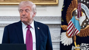 "트럼프 수면시간 줄더니"&hellip;"엉망진창" 백악관서 터졌다