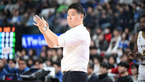 '프로농구 정규리그 우승' LG 조상현 감독, 3년 재계약