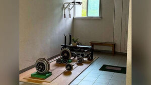 "아파트 복도 지나다 깜짝"&hellip;분노 부른 이웃집 어땠길래