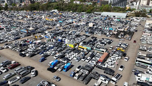 1만여 대 발 '꽁꽁'&hellip;중동 중고차 수출 '올스톱'