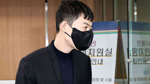 '교사와 문항 거래' 일타강사 현우진 측 "정당 대가" 공소 사실 부인