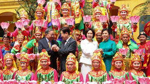 이 대통령, 베트남 정상과 '탕롱황성 친교'&hellip;전통공연 관람