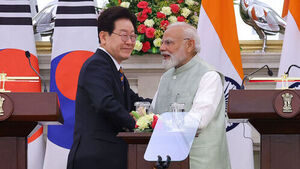 이 대통령, 인도&middot;베트남 정상에 '취향 저격' 선물