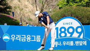 '디펜딩 챔피언' 이태훈, KPGA 우리금융 챔피언십 3R 공동 선두
