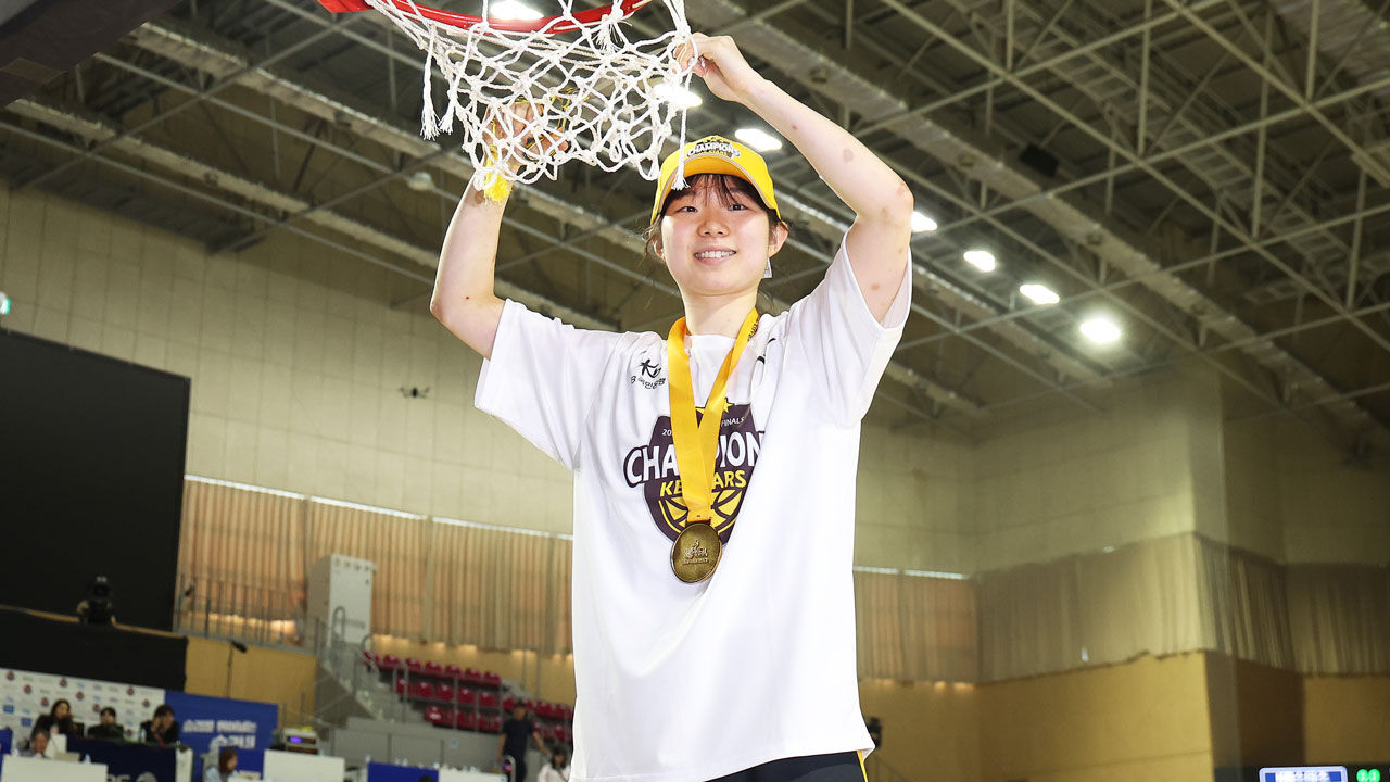 여자농구 통합우승 'MVP' 허예은 "월드컵서도 사고 치고파"